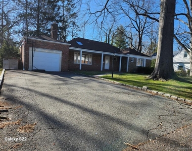8 Brampton Lane - Photo Thumbnail 8