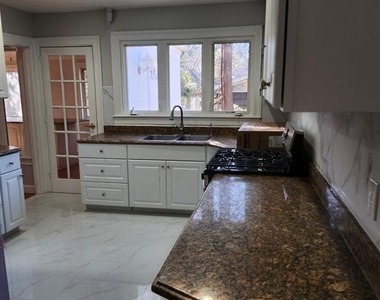 8 Brampton Lane - Photo Thumbnail 3