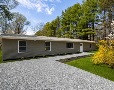 7 Eckelman Drive - Photo Thumbnail 2