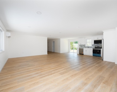 7 Eckelman Drive - Photo Thumbnail 4