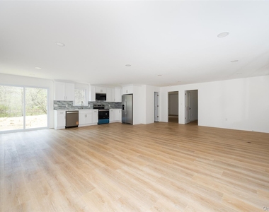 7 Eckelman Drive - Photo Thumbnail 3