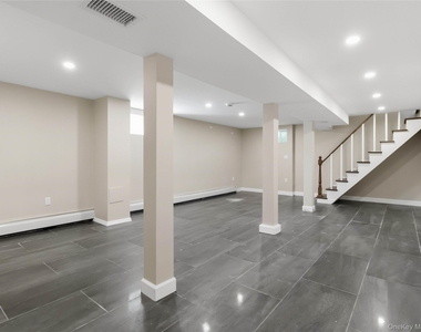 7813 58th Avenue - Photo Thumbnail 20