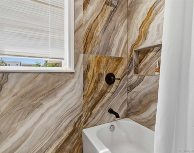 7813 58th Avenue - Photo Thumbnail 18