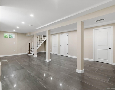 7813 58th Avenue - Photo Thumbnail 21