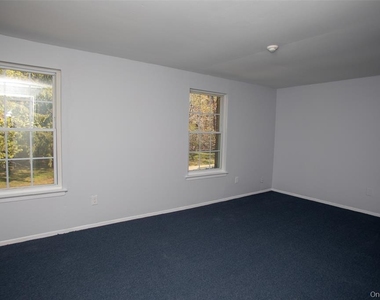 5 Ethan Allen Court - Photo Thumbnail 10