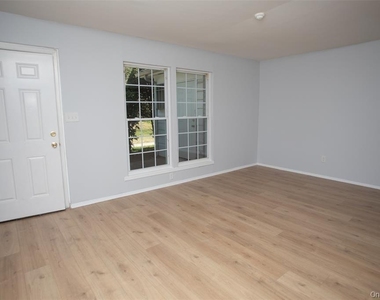 5 Ethan Allen Court - Photo Thumbnail 6