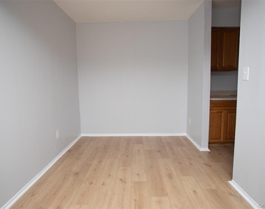 5 Ethan Allen Court - Photo Thumbnail 5