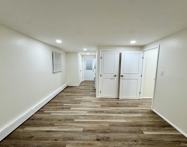 219 Bellerose Avenue - Photo Thumbnail 6