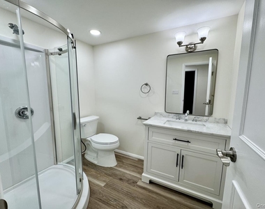 219 Bellerose Avenue - Photo Thumbnail 9
