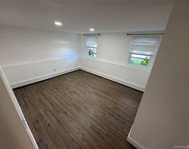 53 Andover Drive - Photo Thumbnail 2