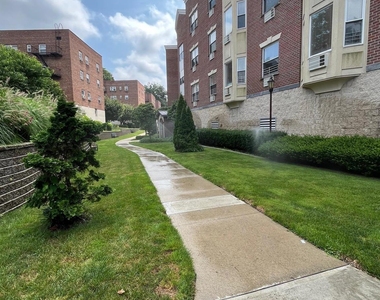 38 Knightsbridge Road - Photo Thumbnail 1