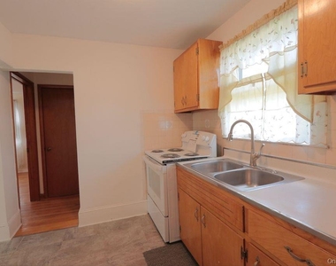75 Maple Street - Photo Thumbnail 1