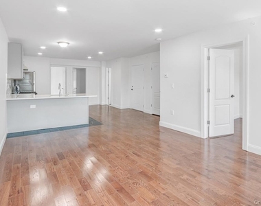 370 Broadway - Photo Thumbnail 4