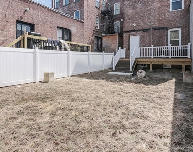 370 Broadway - Photo Thumbnail 14