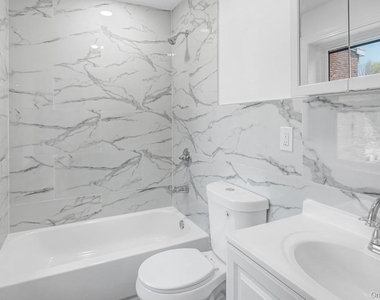370 Broadway - Photo Thumbnail 8