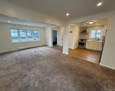 25401 Pembroke Avenue - Photo Thumbnail 4