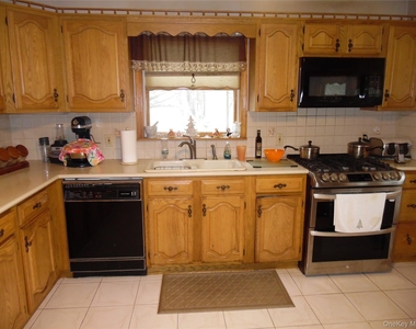 176 Post Hill Road - Photo Thumbnail 5