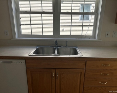 30 Woodside Avenue - Photo Thumbnail 5