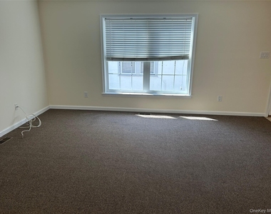 30 Woodside Avenue - Photo Thumbnail 7