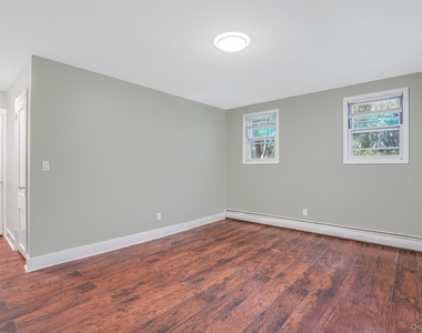 220 South Street - Photo Thumbnail 11