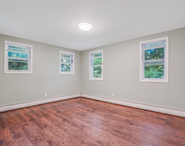 220 South Street - Photo Thumbnail 10