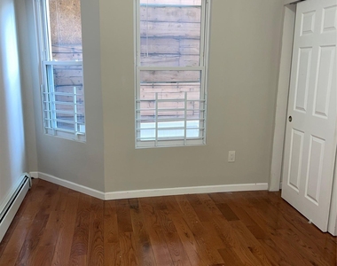 142 North Terrace Avenue - Photo Thumbnail 6