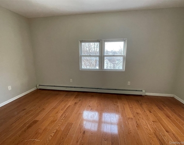 142 North Terrace Avenue - Photo Thumbnail 2