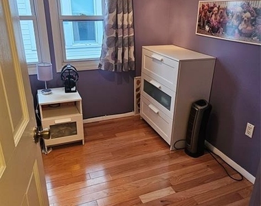 218 W Chester Street - Photo Thumbnail 11