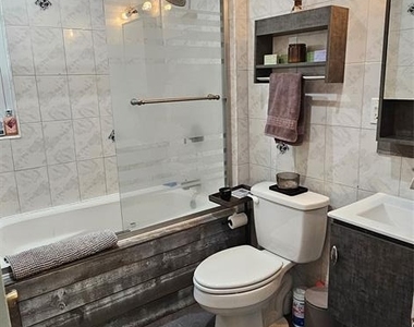 218 W Chester Street - Photo Thumbnail 7