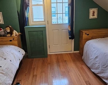 218 W Chester Street - Photo Thumbnail 8