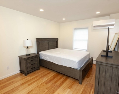 335 E Olive Street - Photo Thumbnail 10