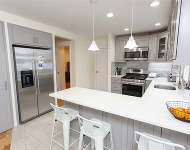 335 E Olive Street - Photo Thumbnail 3