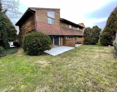 33 Roanoke Avenue - Photo Thumbnail 4