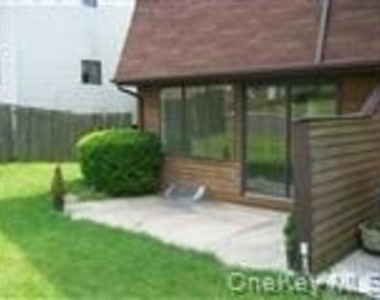 33 Roanoke Avenue - Photo Thumbnail 1