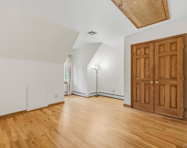 539 Elizabeth Road - Photo Thumbnail 13