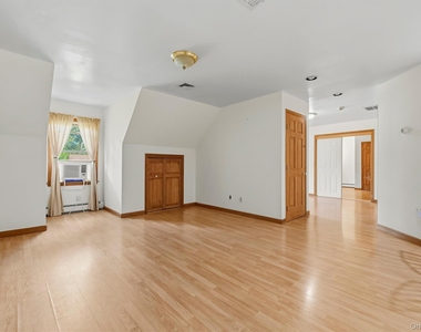 539 Elizabeth Road - Photo Thumbnail 5