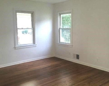 22 Gordon Avenue - Photo Thumbnail 3