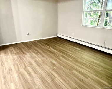 13-19 Cole Street - Photo Thumbnail 2