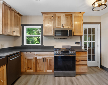 19 Congress Avenue - Photo Thumbnail 5