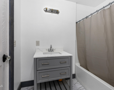 19 Congress Avenue - Photo Thumbnail 16