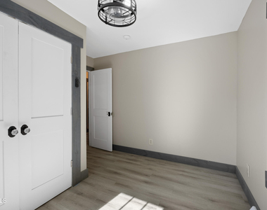 19 Congress Avenue - Photo Thumbnail 27