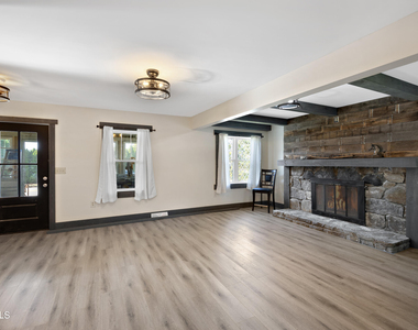19 Congress Avenue - Photo Thumbnail 9