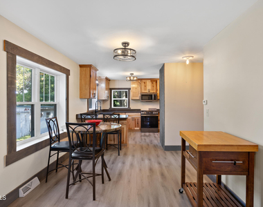 19 Congress Avenue - Photo Thumbnail 7