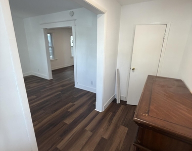 332-334 Duane Avenue - Photo Thumbnail 3