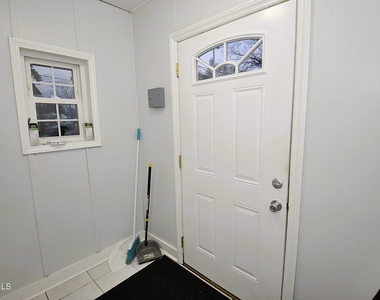 83 Osborne Road - Photo Thumbnail 6