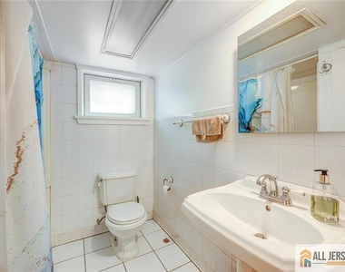 101 S 4th Avenue - Photo Thumbnail 30