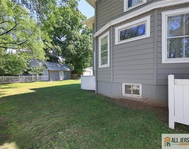 101 S 4th Avenue - Photo Thumbnail 36