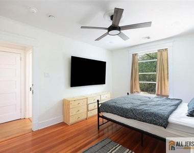 101 S 4th Avenue - Photo Thumbnail 21