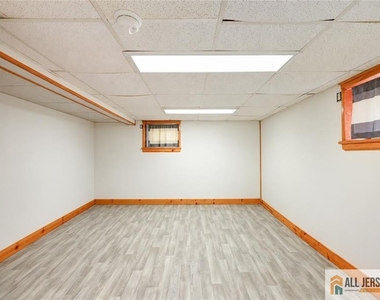 101 S 4th Avenue - Photo Thumbnail 29