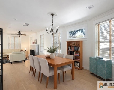 101 S 4th Avenue - Photo Thumbnail 10